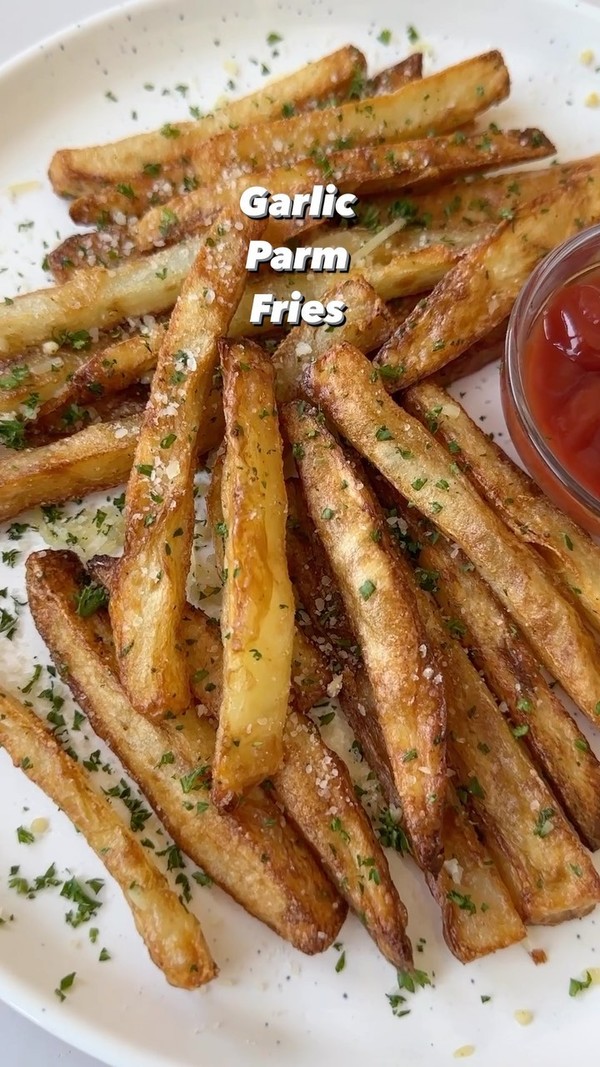 Crispy Garlic Parm Fries