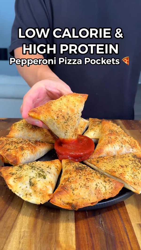 Low Calorie Protein Pepperoni Pizza Pockets