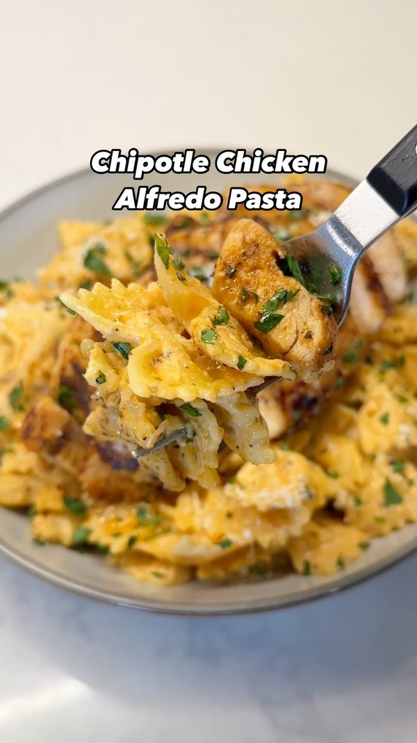 Chipotle Chicken Alfredo Pasta