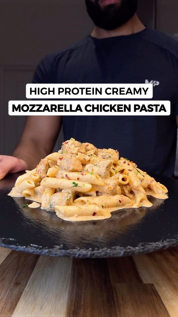 Creamy Mozzarella Chicken Pasta