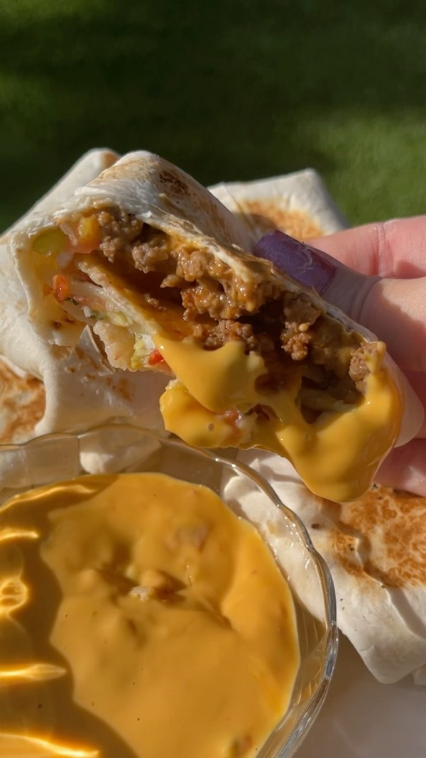 Taco Liv Crunchwrap sliders