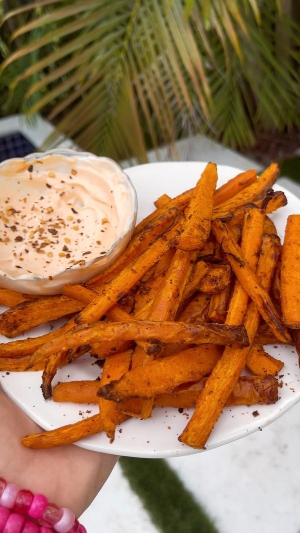Carrot Fries with Dipping Sauce