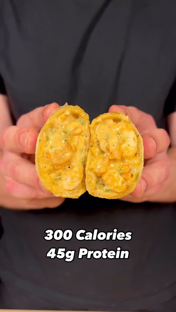 Cheesy Garlic Chicken Rolls