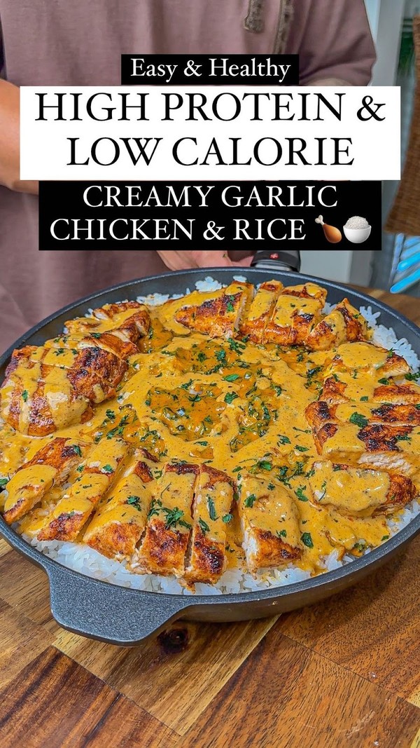 Easy Creamy Garlic Chicken & Rice