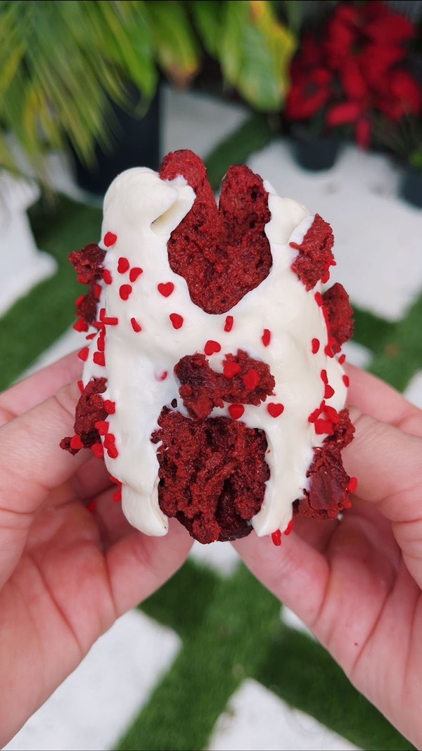 Red Velvet Crumbl Cookie