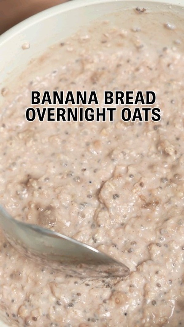 Banana bread overnight oats
