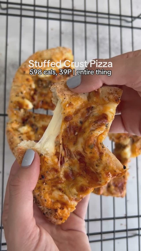 Stuffed crust pizza