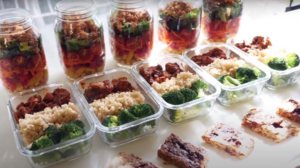 Chloe Ting’s Budget Meal Prep For Weight Loss