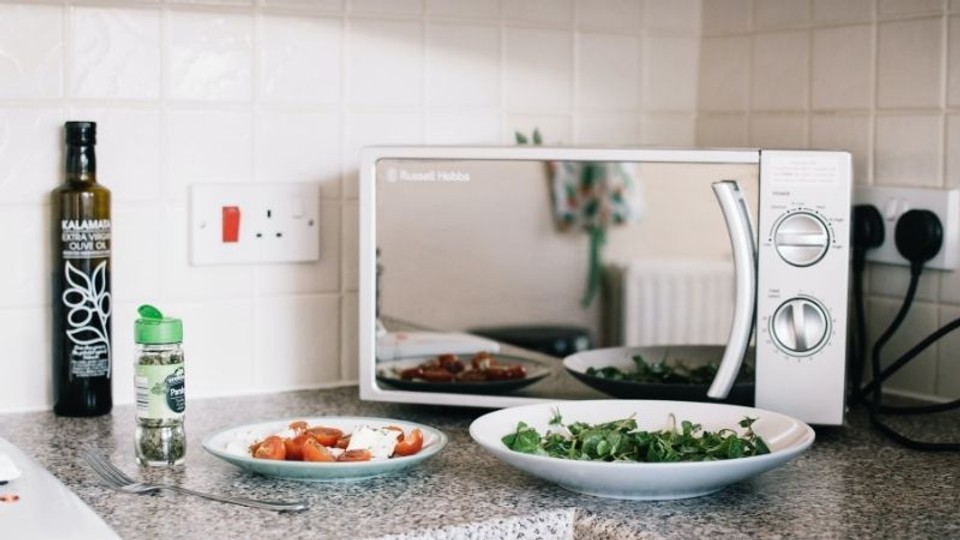 Does Microwaving Food Kill Nutrients?