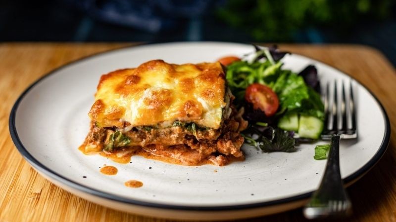 beef and bacon lasagne