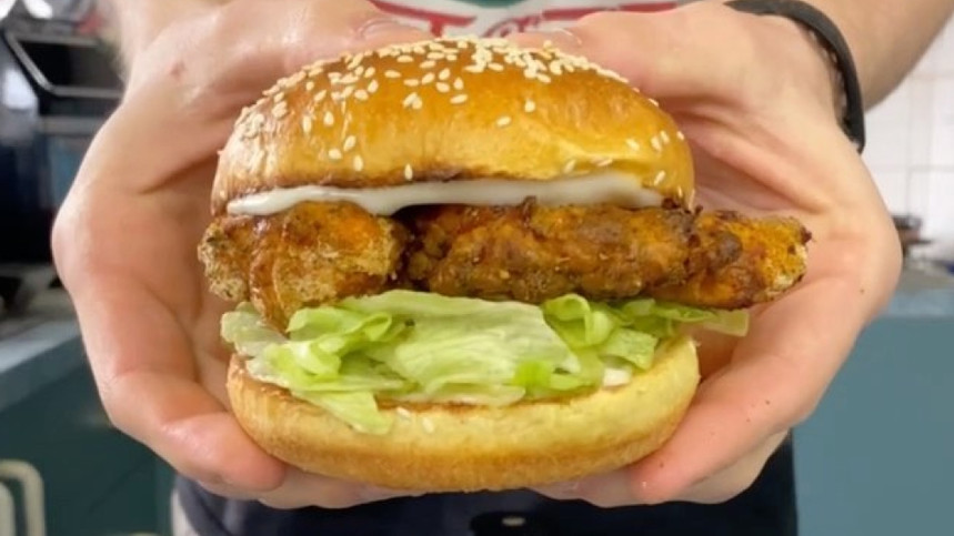Counting Zacro’s Fakeaway Zinger Burger (KFC Zinger)