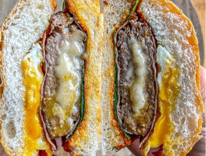 Healthy Breakfast Burger by Aussie Fitness