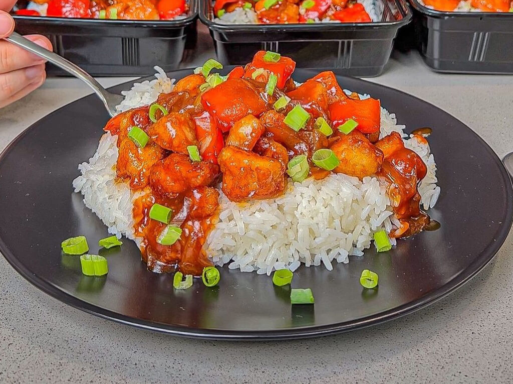 Low Calorie Sweet & Sour Chicken by Aussie Fitness MealPrep