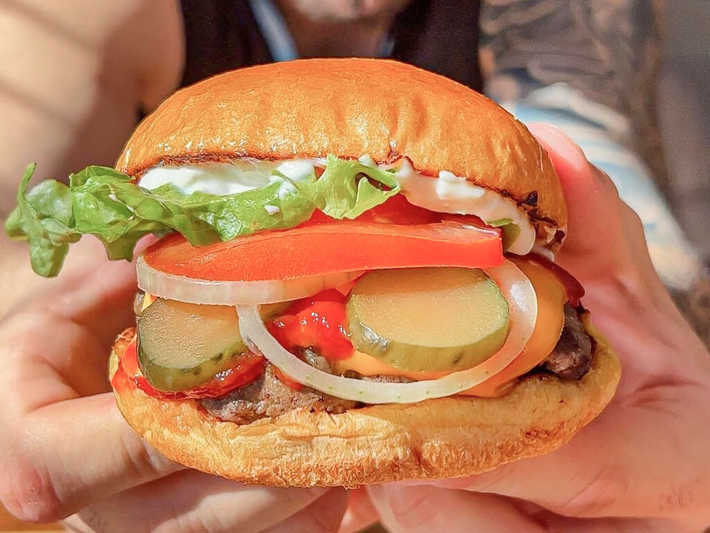 Low Calorie Whopper Cheeseburger by Aussie Fitness MealPrep