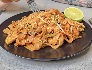 Healthy Low Calorie Pad Thai by Aussie Fitness