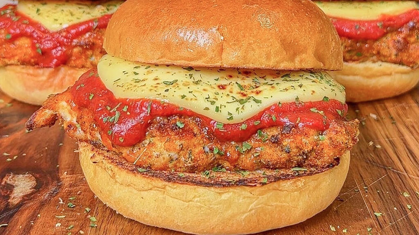 Low Calorie Chicken Parm Sandwich by Aussie Fitness